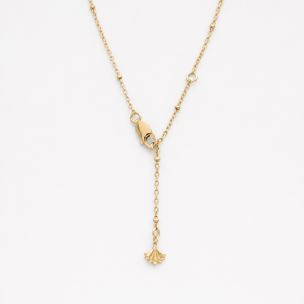 Back view of Tempo Solo Freshwater Pearl Necklace in 18kt gold vermeil showing lobster clasp, extender and Dôme charm | Cirque D'Or Canada USA