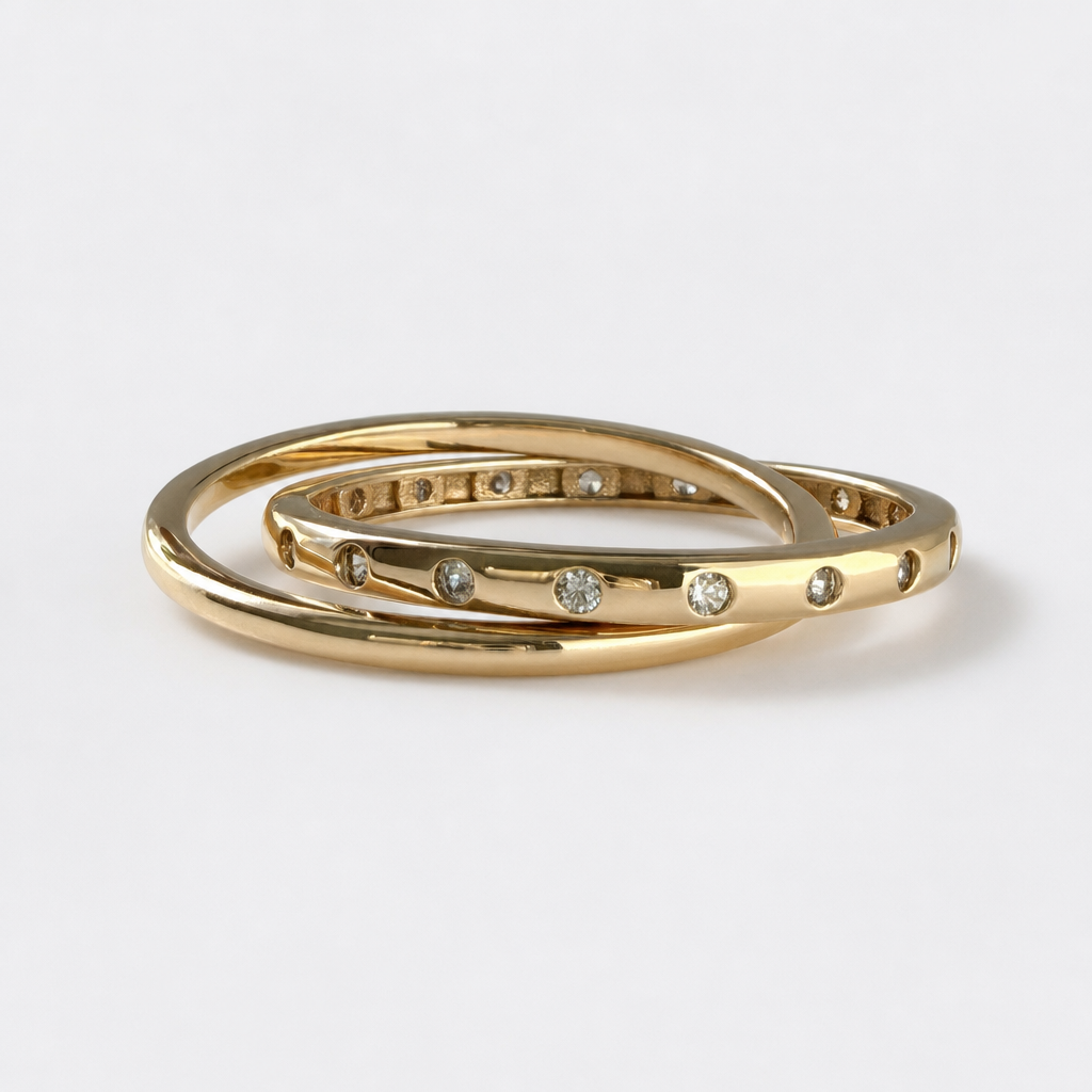 Interlocking zircon ring in 18kt gold vermeil over sterling silver, displayed on neutral background | Cirque D'Or Canada USA